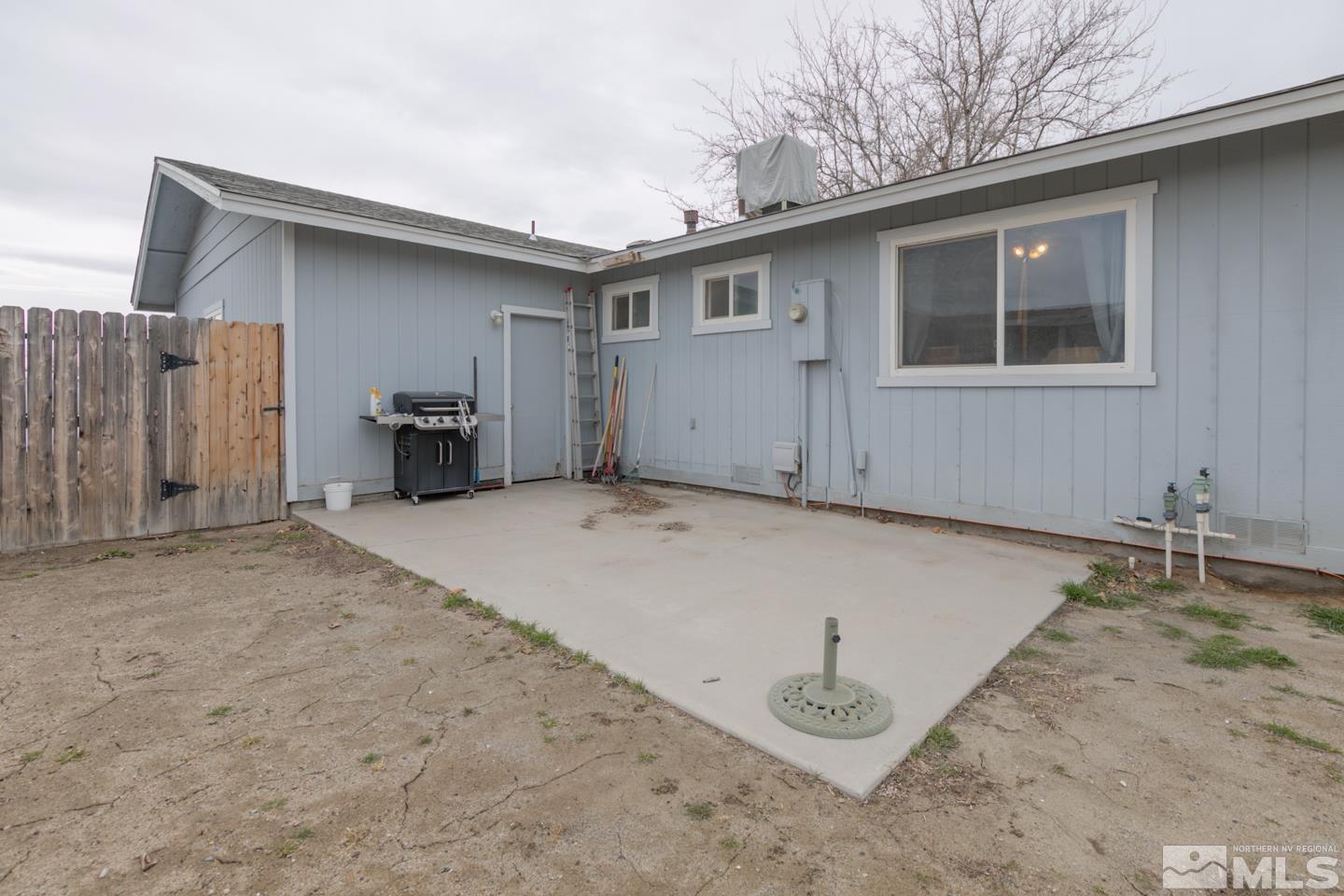 1080 Lee Fallon, NV 89406 - Photo 19 of 23 a backyard of a house