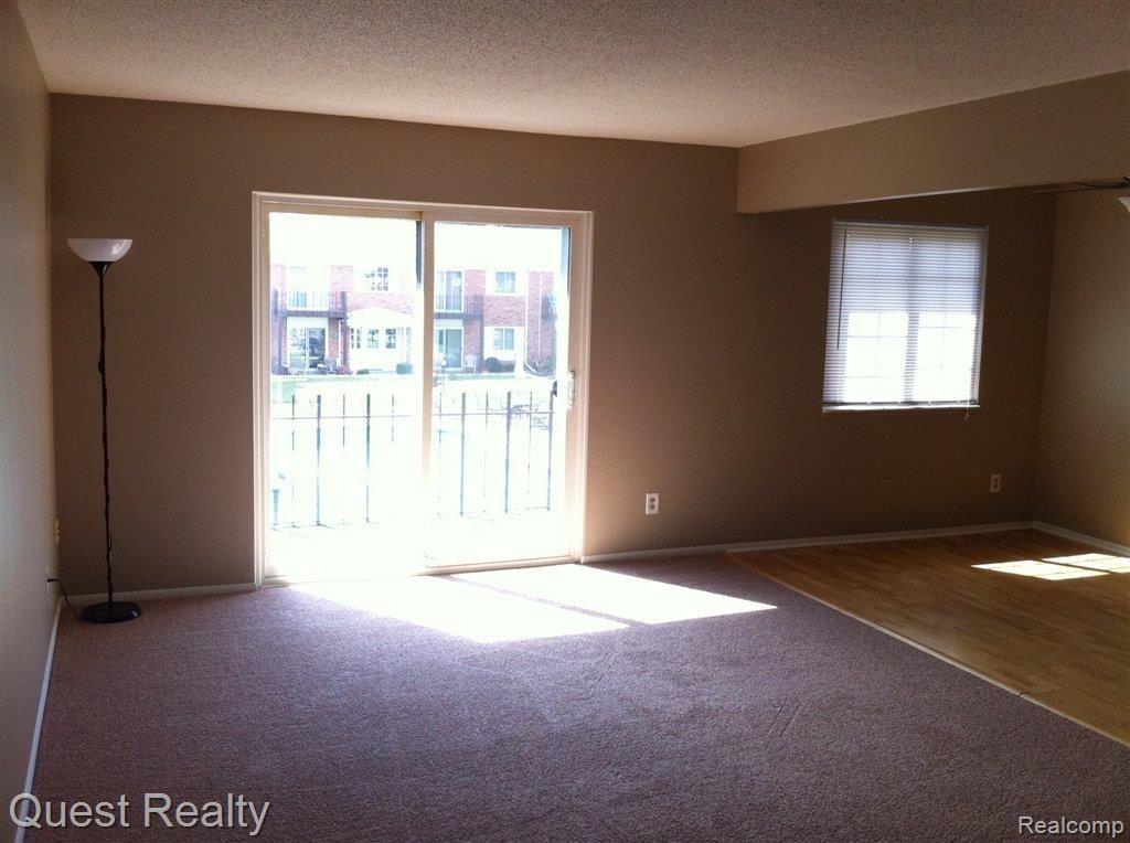 1500 Normandy Road Clawson, MI 48017 - Photo 10 of 20 LIVING ROOM4.jpg