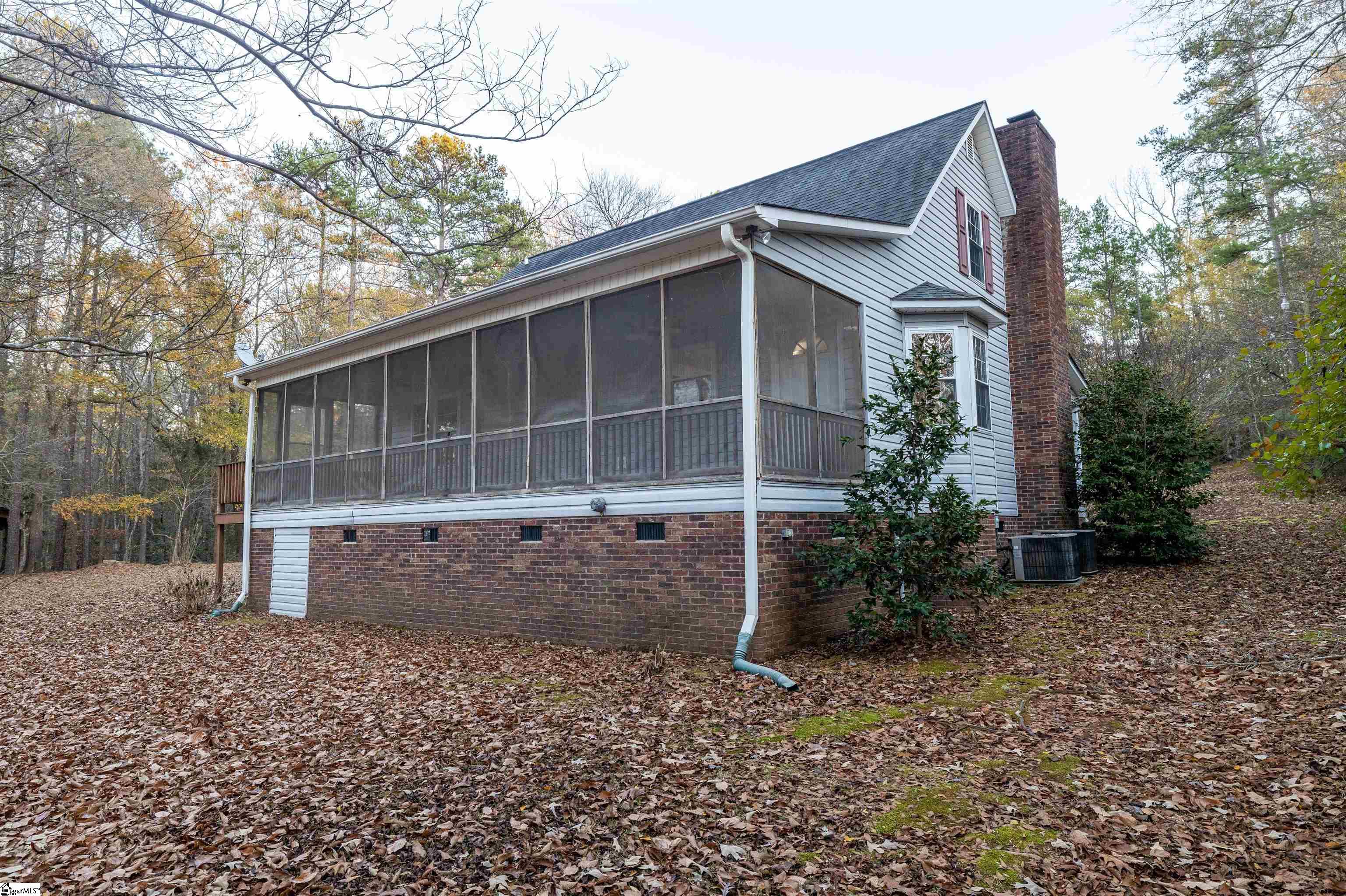 2310 Old Hills Bridge Road Enoree, SC 29335 - Photo 5 of 26