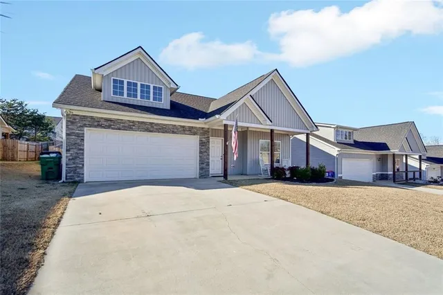 $308,000 | 329 Highland Pointe Drive, Alto, GA 30510