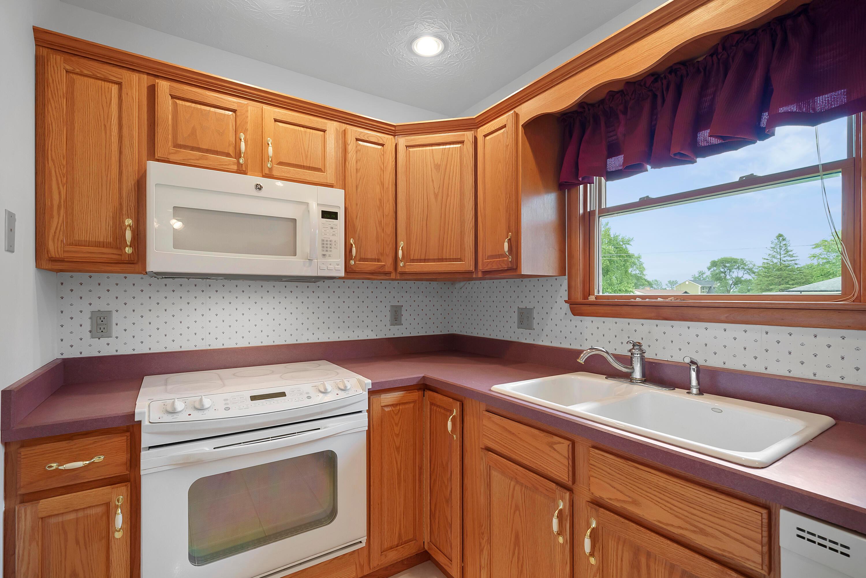 5500 Ebright Road Groveport, OH 43125 - Photo 10 of 55 Kitchen