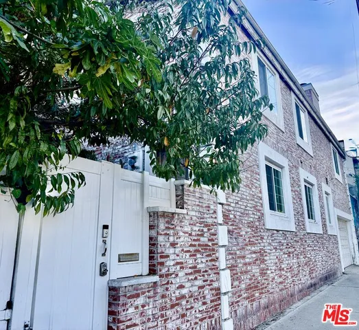 $1,299,000 | 2225 North Cahuenga Boulevard, Los Angeles, CA 90068