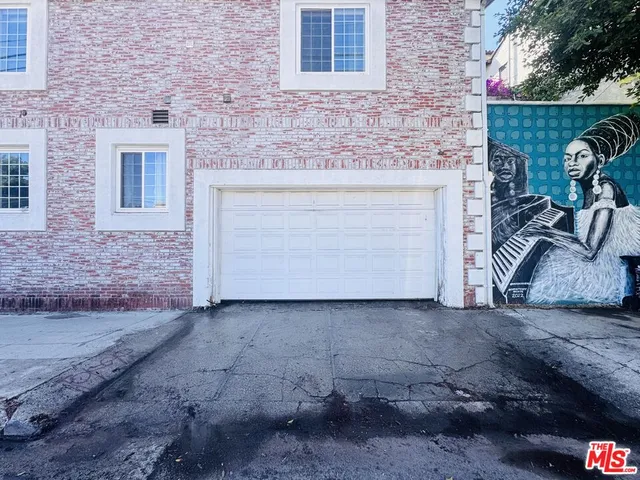 $1,299,000 | 2225 North Cahuenga Boulevard, Los Angeles, CA 90068