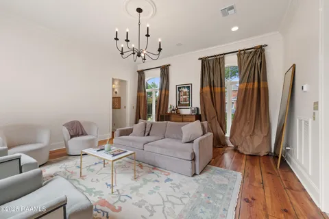 $975,000 | 100 Emily Circle, Lafayette, LA 70508