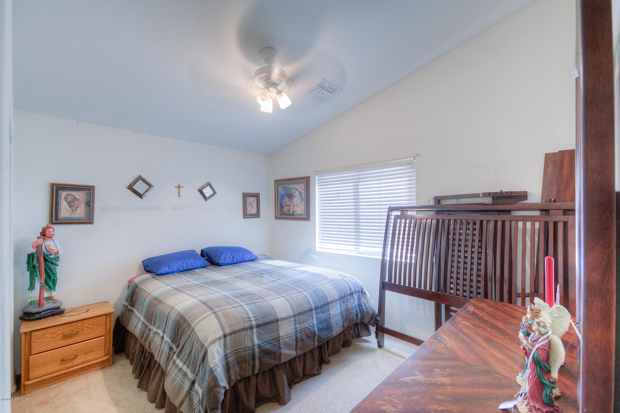 8421 West Payson Road Tolleson, AZ 85353 - Photo 10 of 16 Split bedroom upstairs