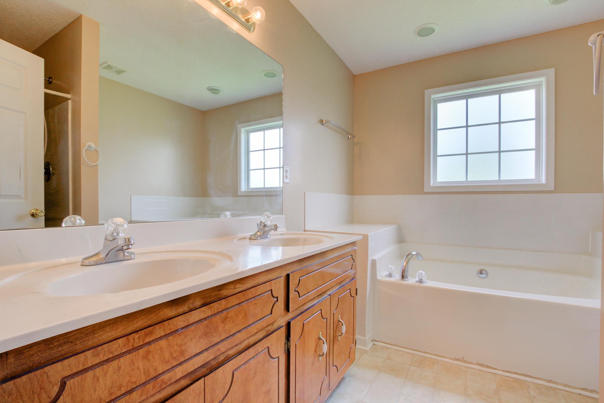 1931 Needmore Road Clarksville, TN 37042 - Photo 14 of 25 Master bathroom
