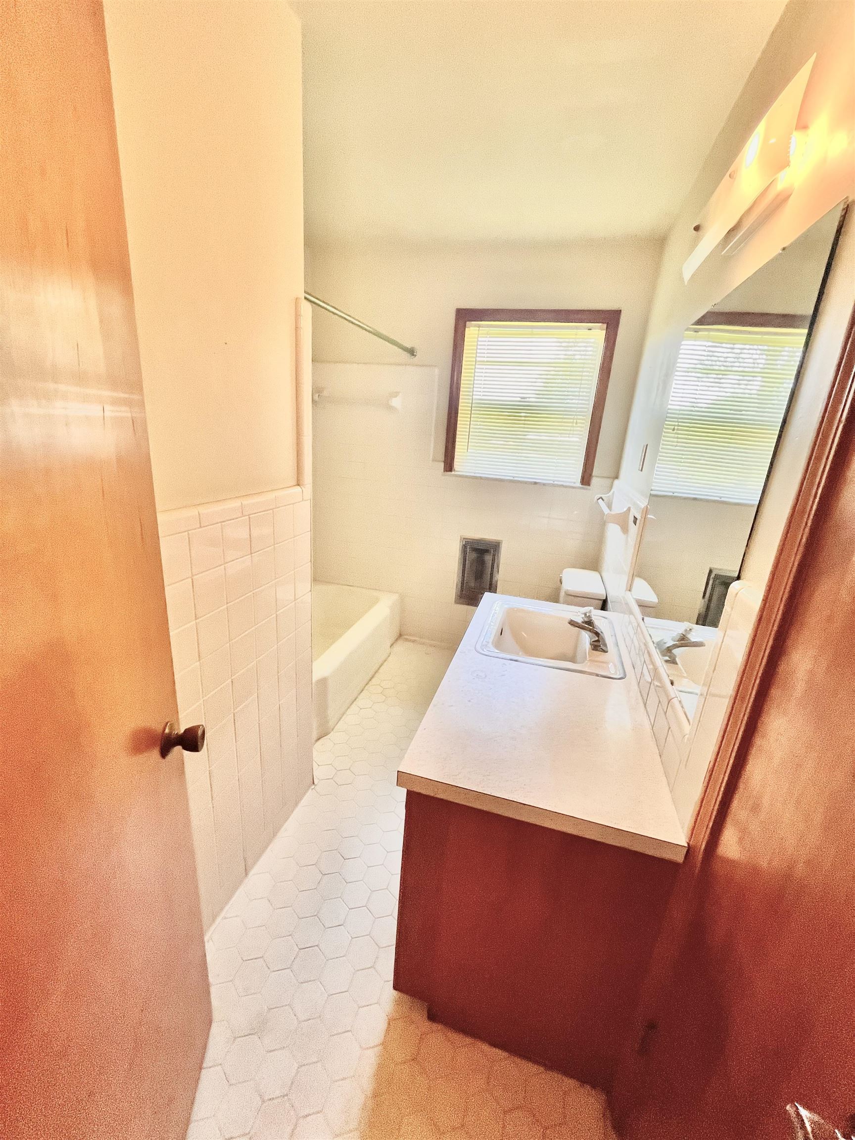 7623 Craft Road Olive Branch, MS 38654 - Photo 19 of 20 Full hall bathroom