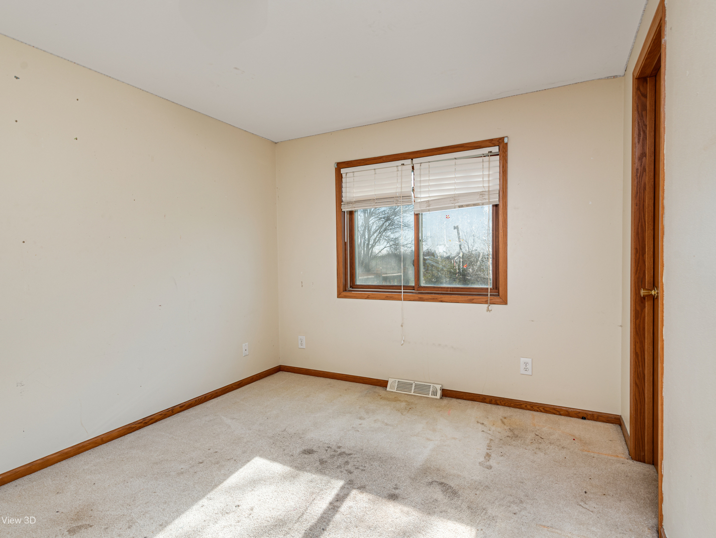 22105 Anthony Road Marengo, IL 60152 - Photo 20 of 27 a view of an empty room with a window