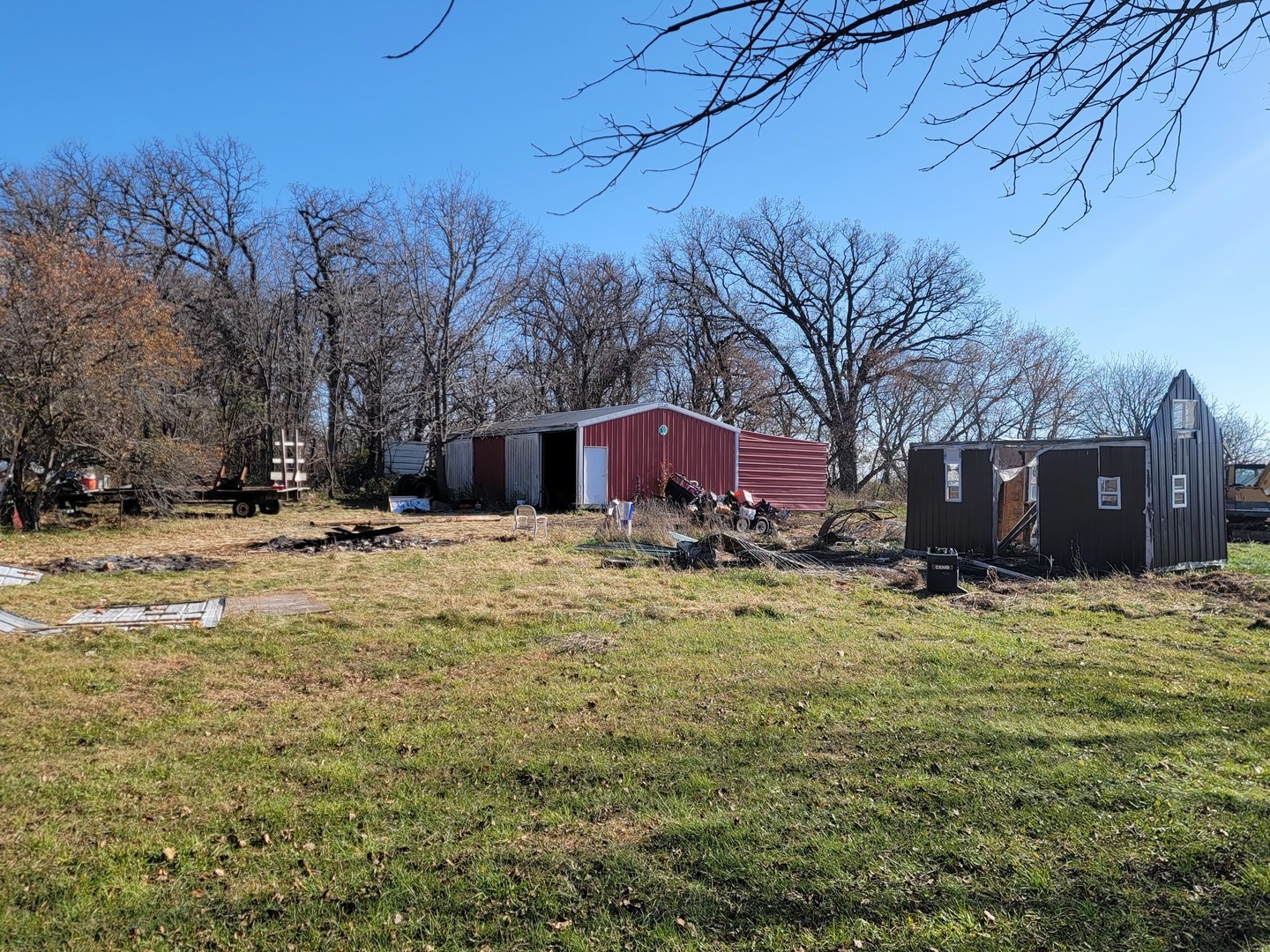22105 Anthony Road Marengo, IL 60152 - Photo 3 of 27 a view of a yard with a large tree