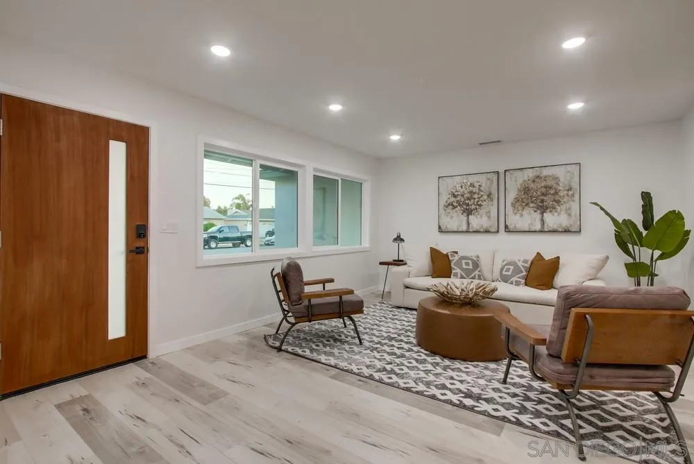 9772 Abbeyfield Road Santee, CA 92071 - Photo 6 of 25 Gallery Image 6