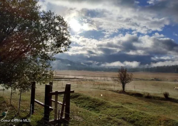 $367,000 | 1565 Little Carpenter Creek Road, Fernwood, ID 83830