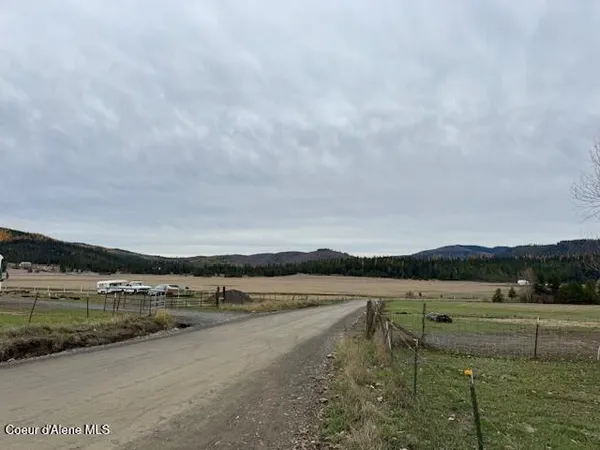 $367,000 | 1565 Little Carpenter Creek Road, Fernwood, ID 83830