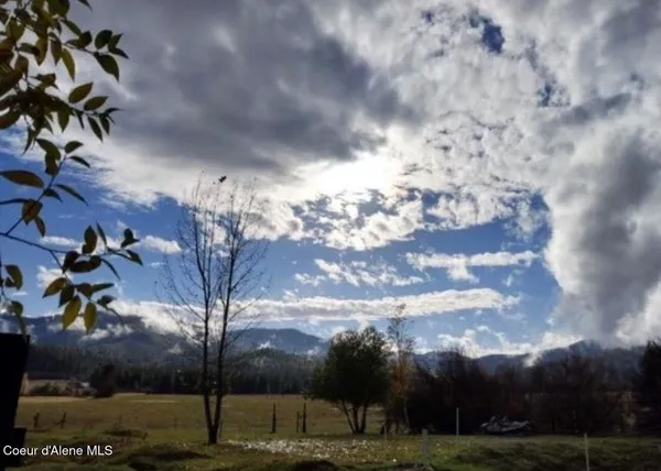 $367,000 | 1565 Little Carpenter Creek Road, Fernwood, ID 83830