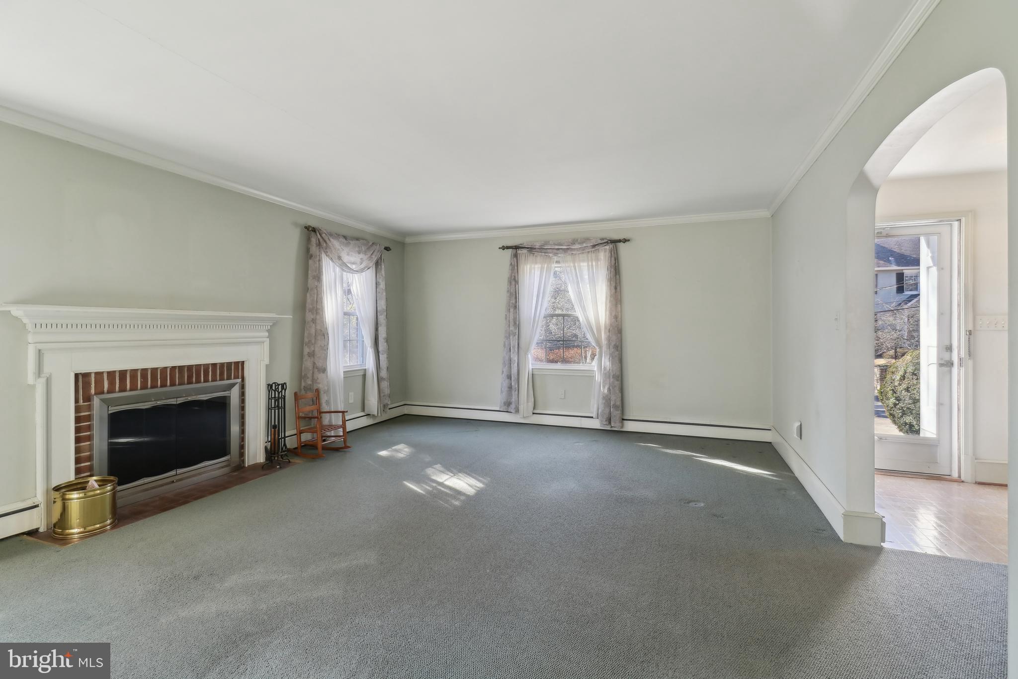 14 Park Valley Road Silver Spring, MD 20910 - Photo 9 of 63 Living Room