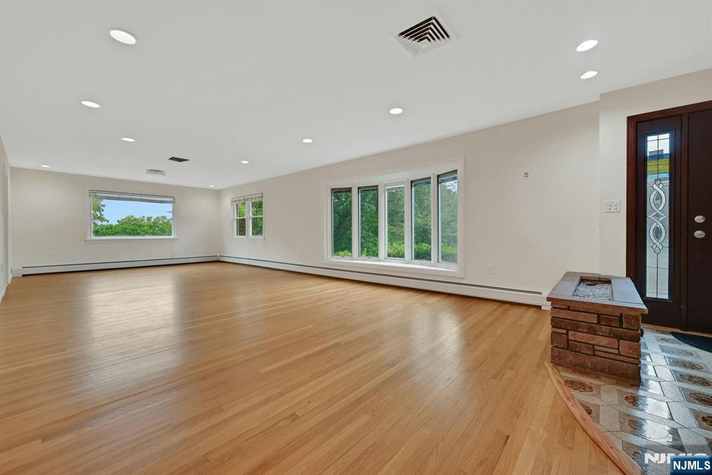 26 Alpine Drive Wayne, NJ 07470 - Photo 5 of 45
