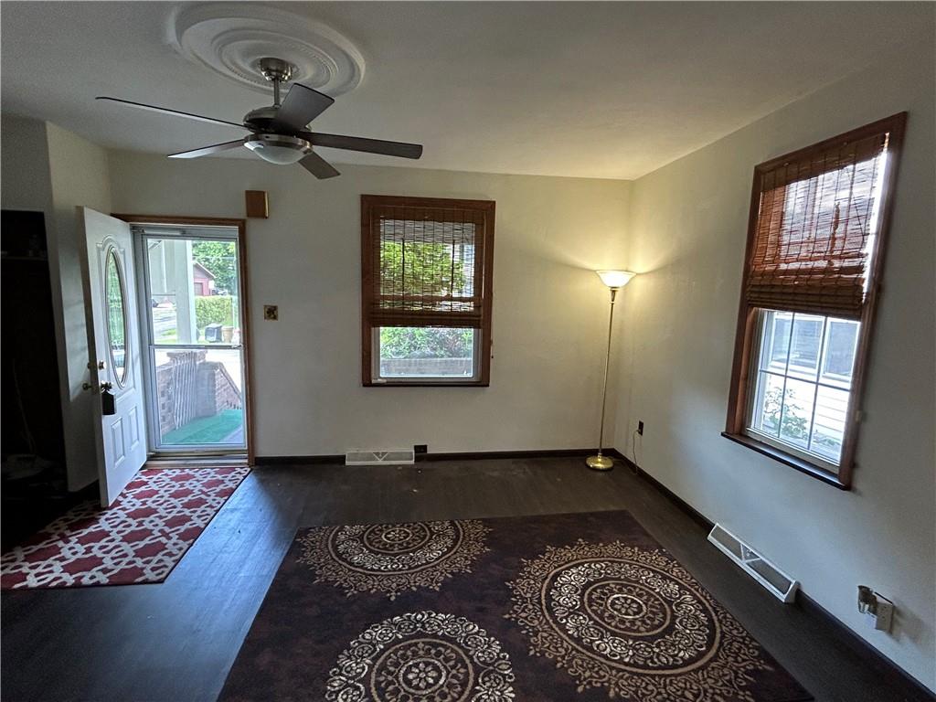 527 Carbon Street Butler, PA 16001 - Photo 2 of 19