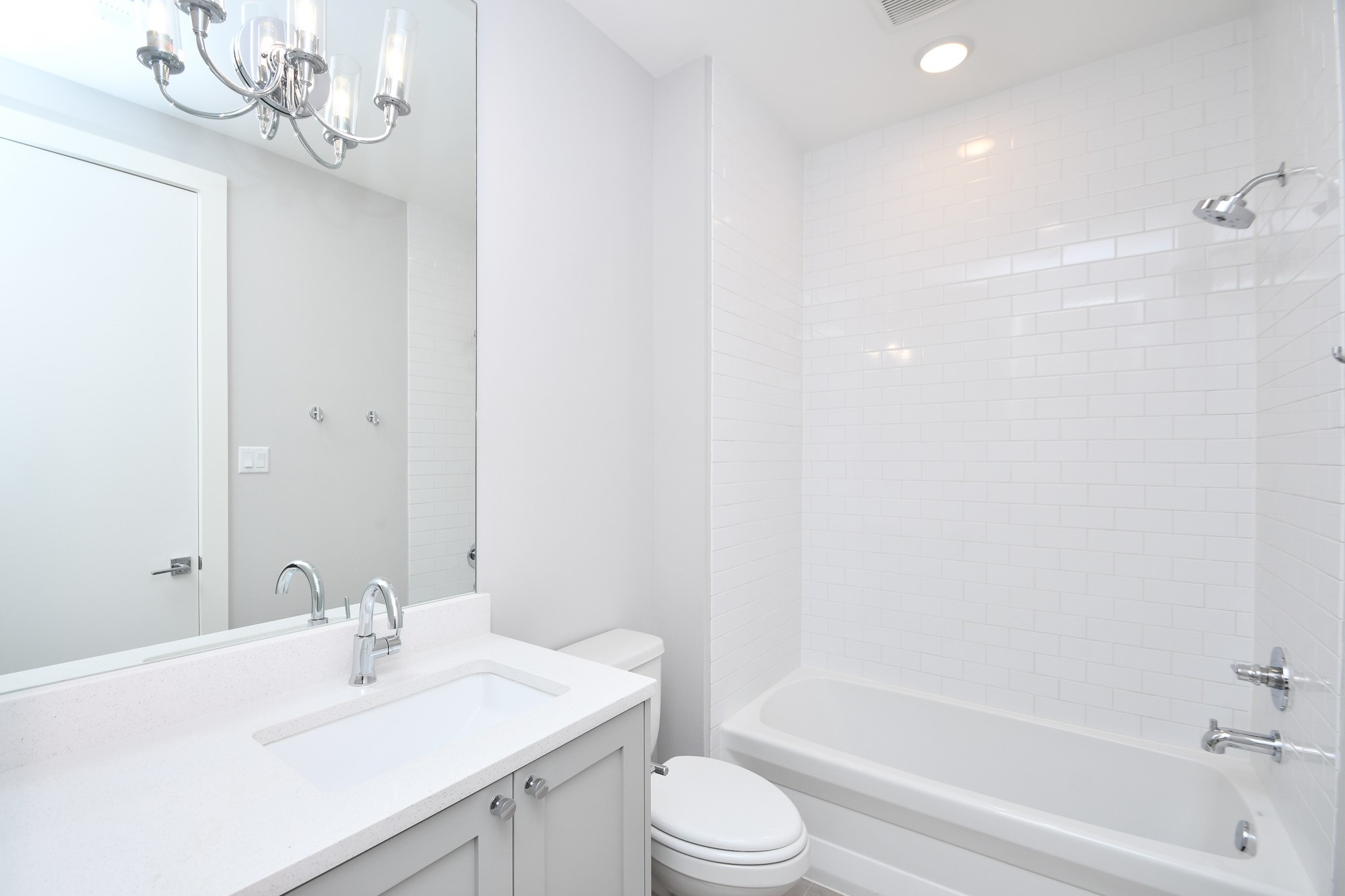 818 Knox Street Houston, TX 77007 - Photo 28 of 39 a bathroom with a sink a toilet and shower