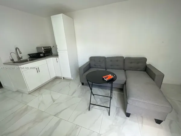 $2,000 | 2320 Southwest 44th Street, Unit A, Fort Lauderdale, FL 33312