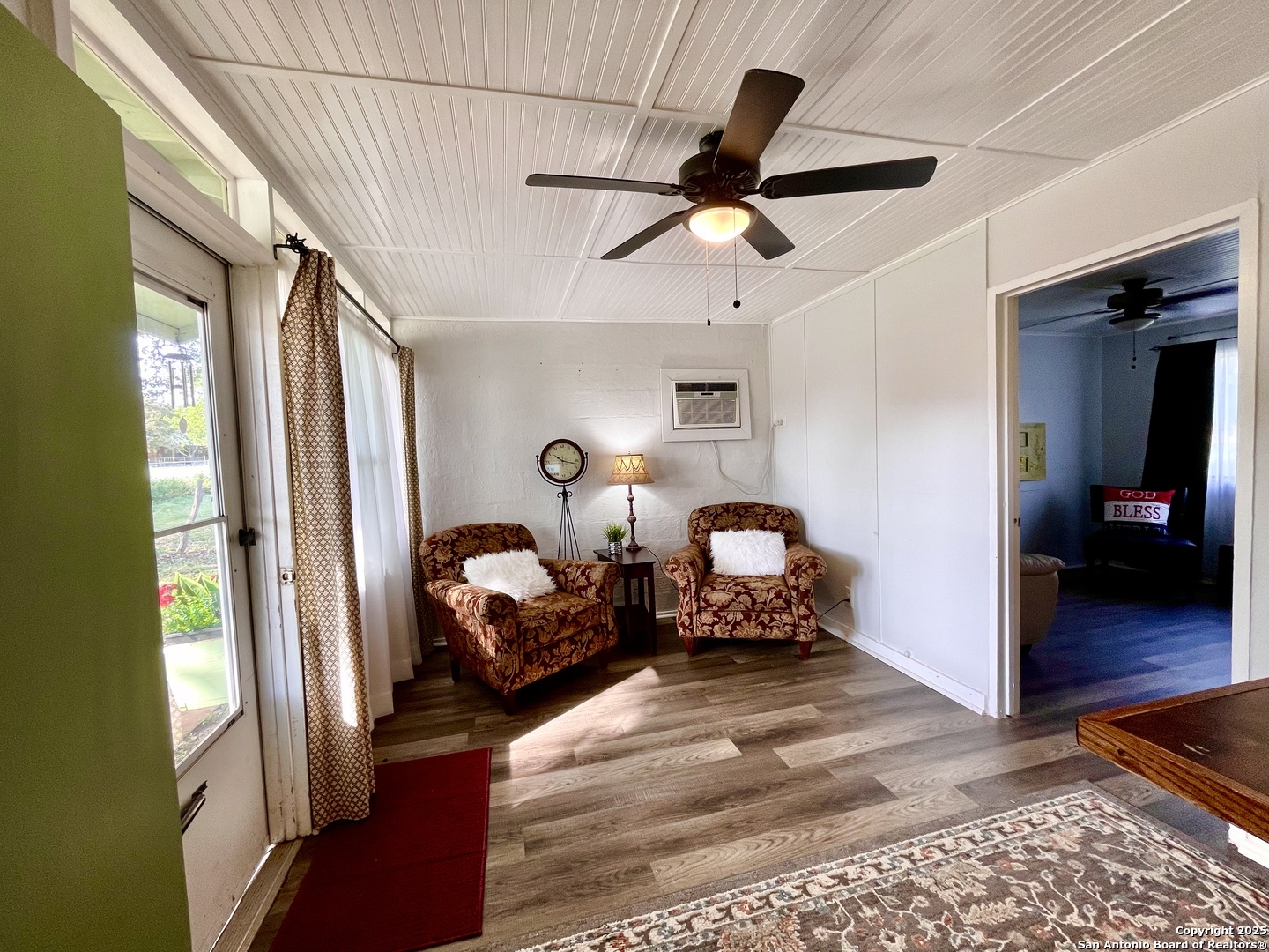 406 Hackberry Street Bandera, TX 78003 - Photo 9 of 34