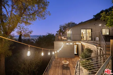 $2,095,000 | 3736 Berry Drive, Studio City, CA 91604