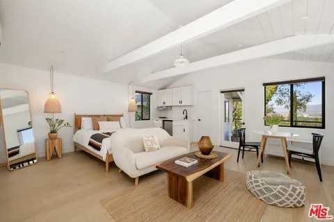 $2,095,000 | 3736 Berry Drive, Studio City, CA 91604