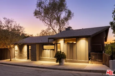 $2,095,000 | 3736 Berry Drive, Studio City, CA 91604