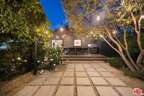 $2,095,000 | 3736 Berry Drive, Studio City, CA 91604