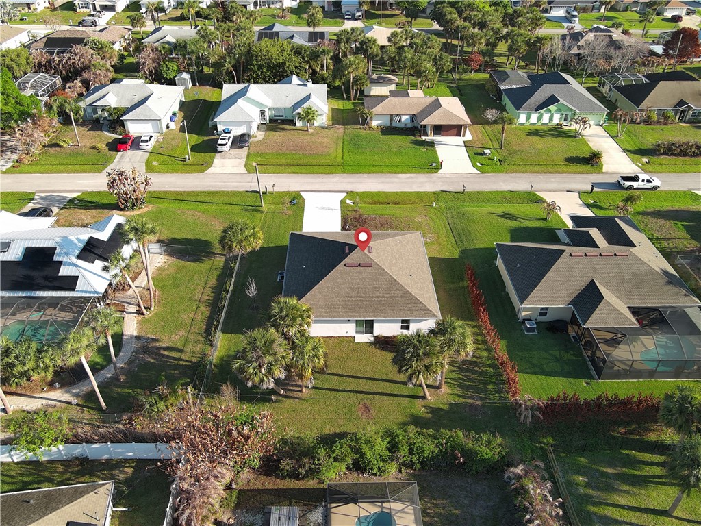 450 Kendall Avenue Sebastian, FL 32958 - Photo 6 of 33