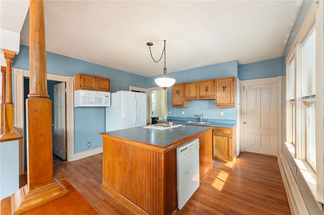 38 Emerson Street Woonsocket, RI 02895 - Photo 5 of 39 Gallery Image 5