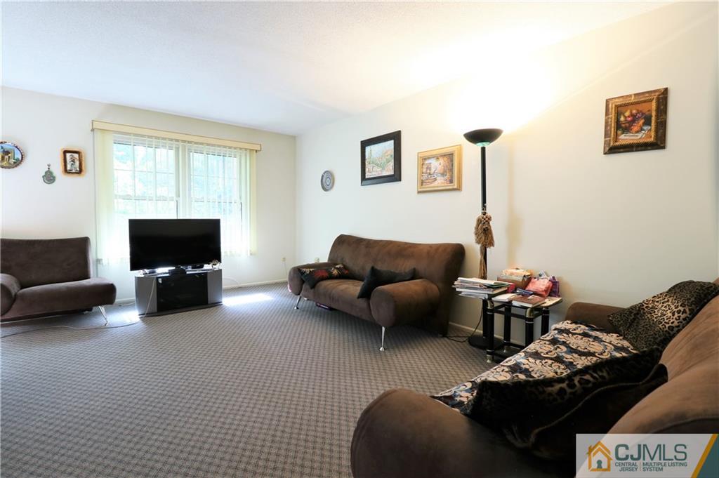 2 Pheasant Run Edison, NJ 08820 - Photo 2 of 25 Gallery Image 2