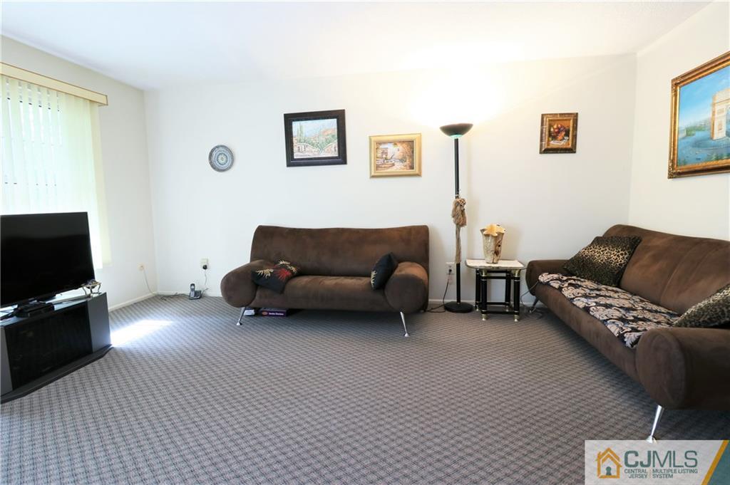 2 Pheasant Run Edison, NJ 08820 - Photo 3 of 25 Gallery Image 3