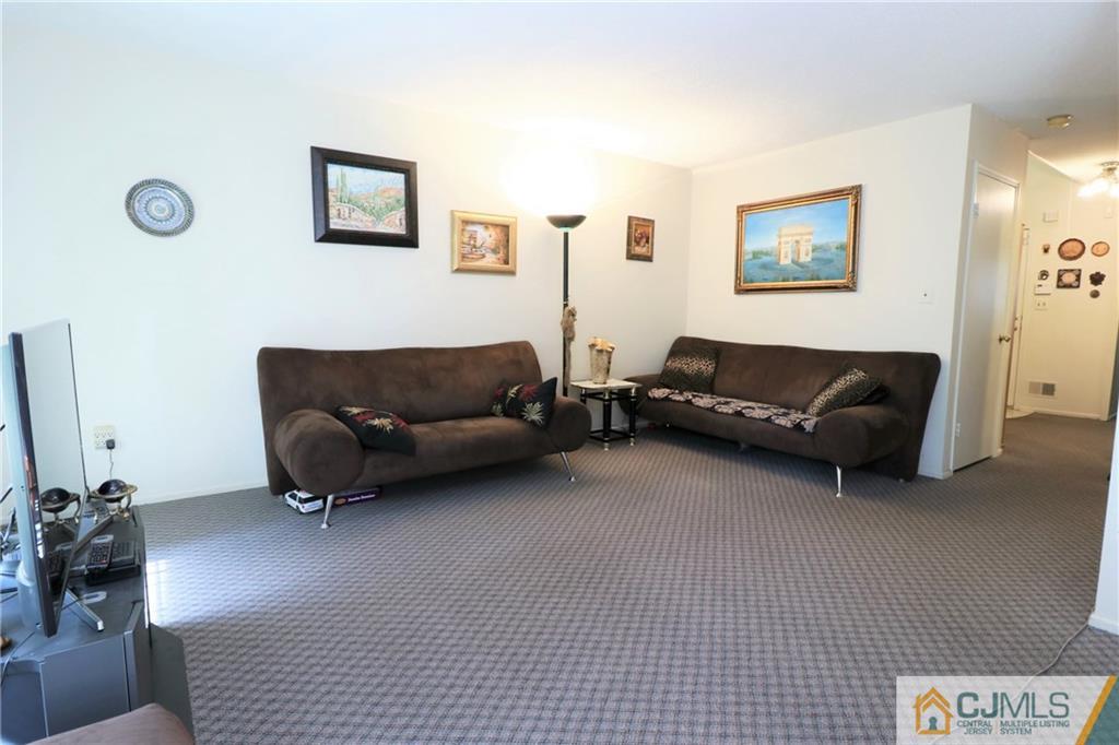 2 Pheasant Run Edison, NJ 08820 - Photo 4 of 25 Gallery Image 4