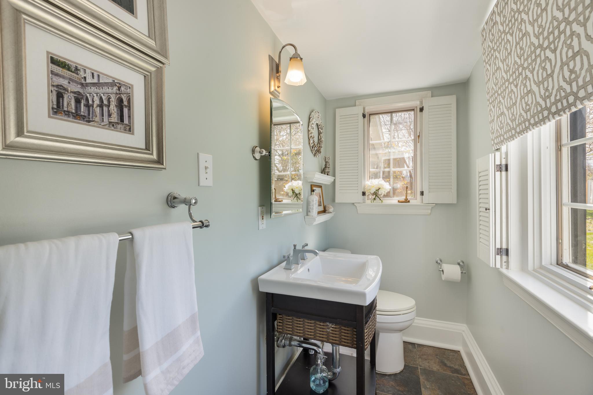 3109 Cameron Mills Road Alexandria, VA 22302 - Photo 28 of 47 Powder Room (Main Level)