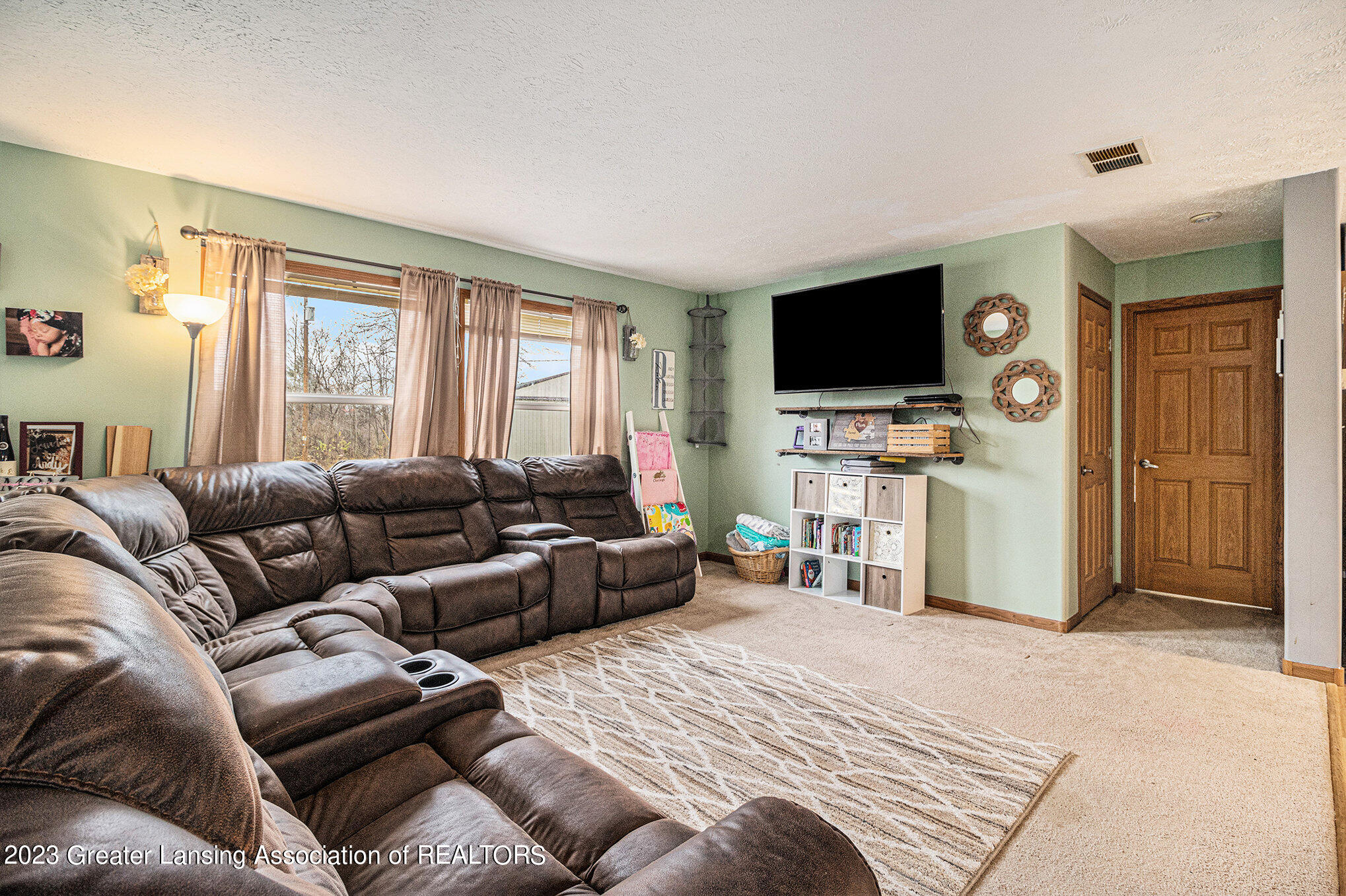 13249 Rockwell Road Stockbridge, MI 49285 - Photo 5 of 30 006_img_5297