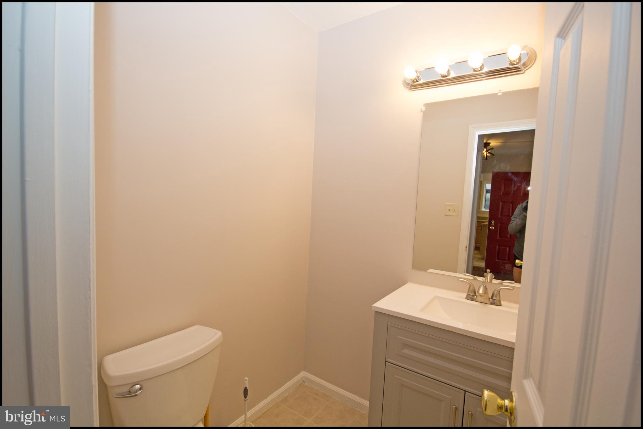 22 Knox Court Chesterbrook, PA 19087 - Photo 15 of 33 Powder Room with new vanity!