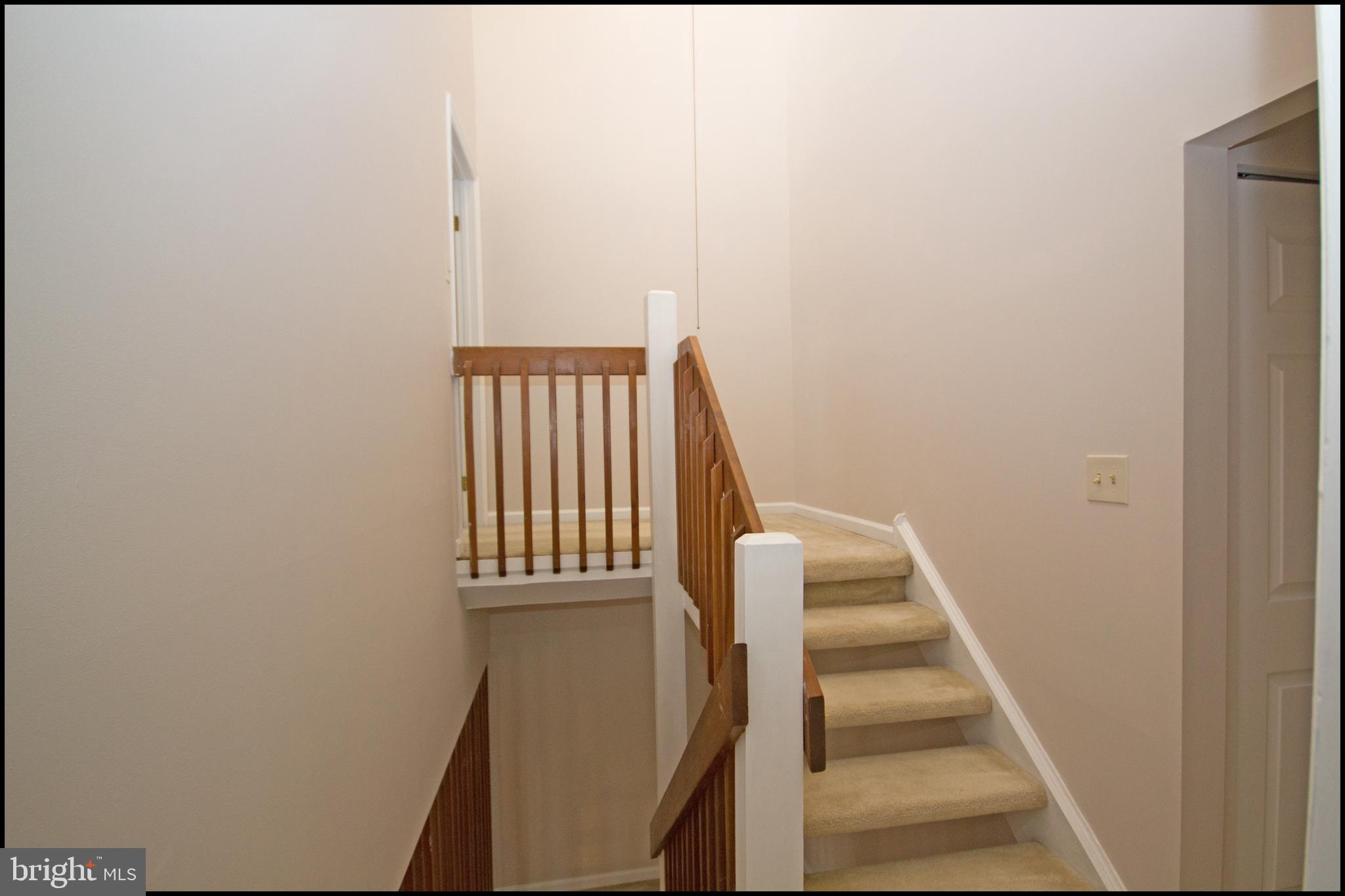 22 Knox Court Chesterbrook, PA 19087 - Photo 23 of 33 Open tread staircase!