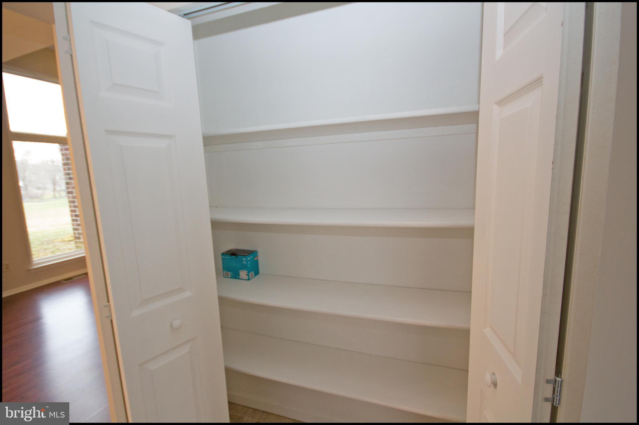 22 Knox Court Chesterbrook, PA 19087 - Photo 9 of 33 Kitchen has large pantry!