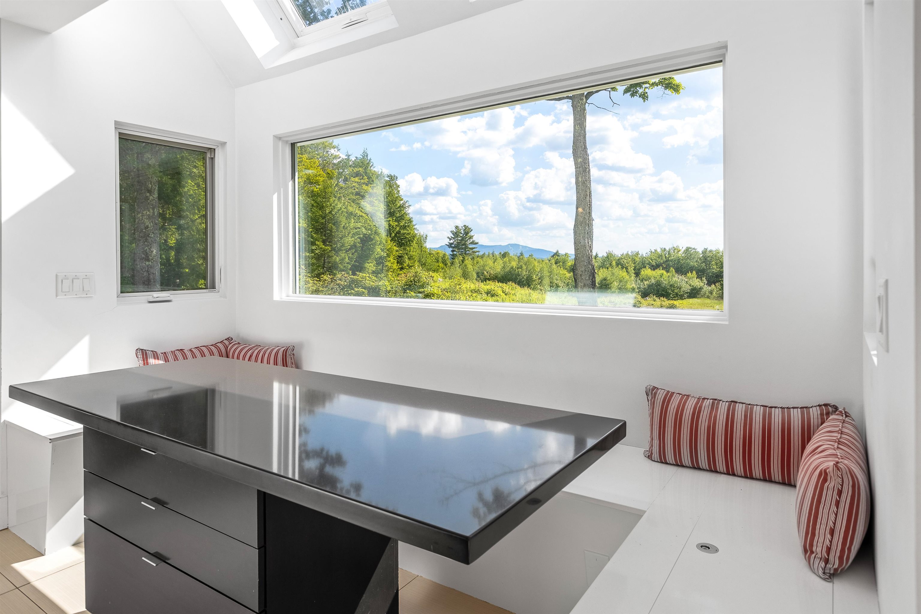 408 Knights Hill Road New London, NH 03257 - Photo 7 of 26