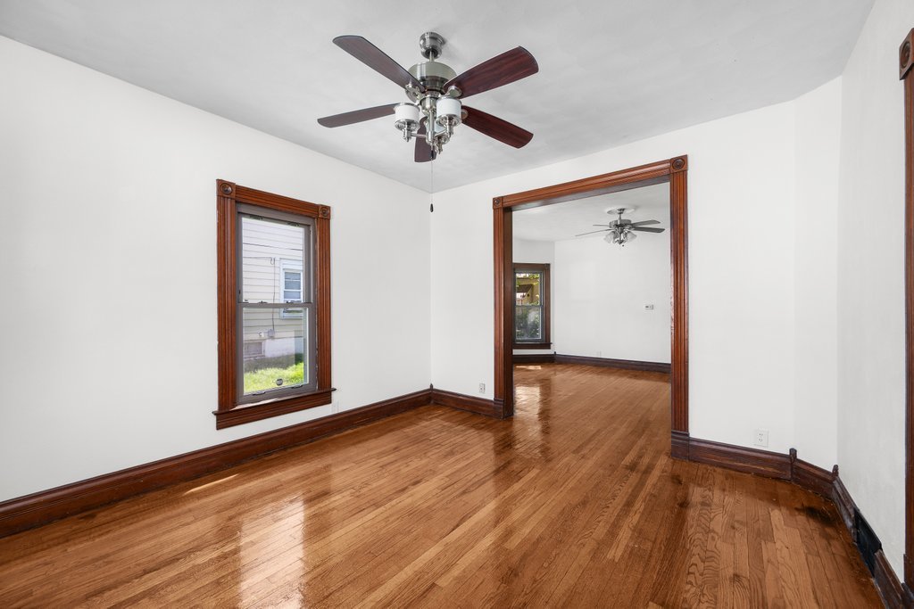 811 15th Street B Moline, IL 61265 - Photo 10 of 25