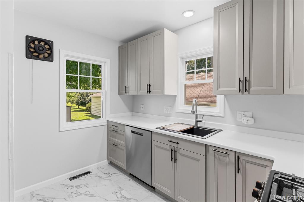 1709 Michigan Avenue Bay City, MI 48708 - Photo 21 of 42