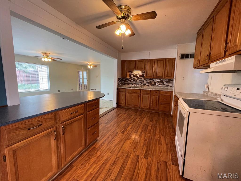 4140 Tesson Street St. Louis, MO 63123 - Photo 6 of 27