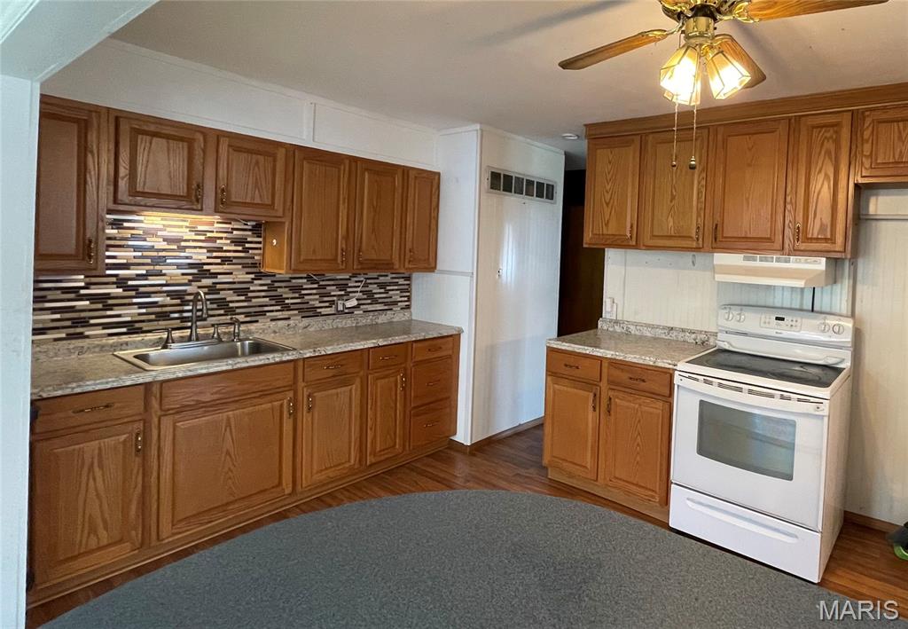 4140 Tesson Street St. Louis, MO 63123 - Photo 7 of 27