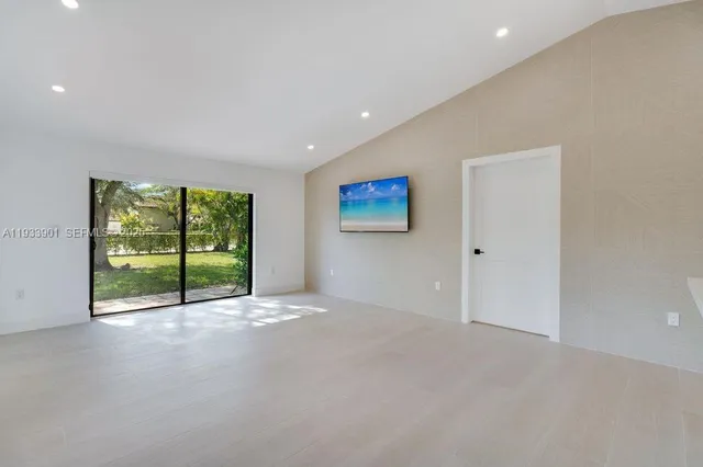 $4,000 | 11256 Southwest 90th Lane, Unit 11256, Miami, FL 33176