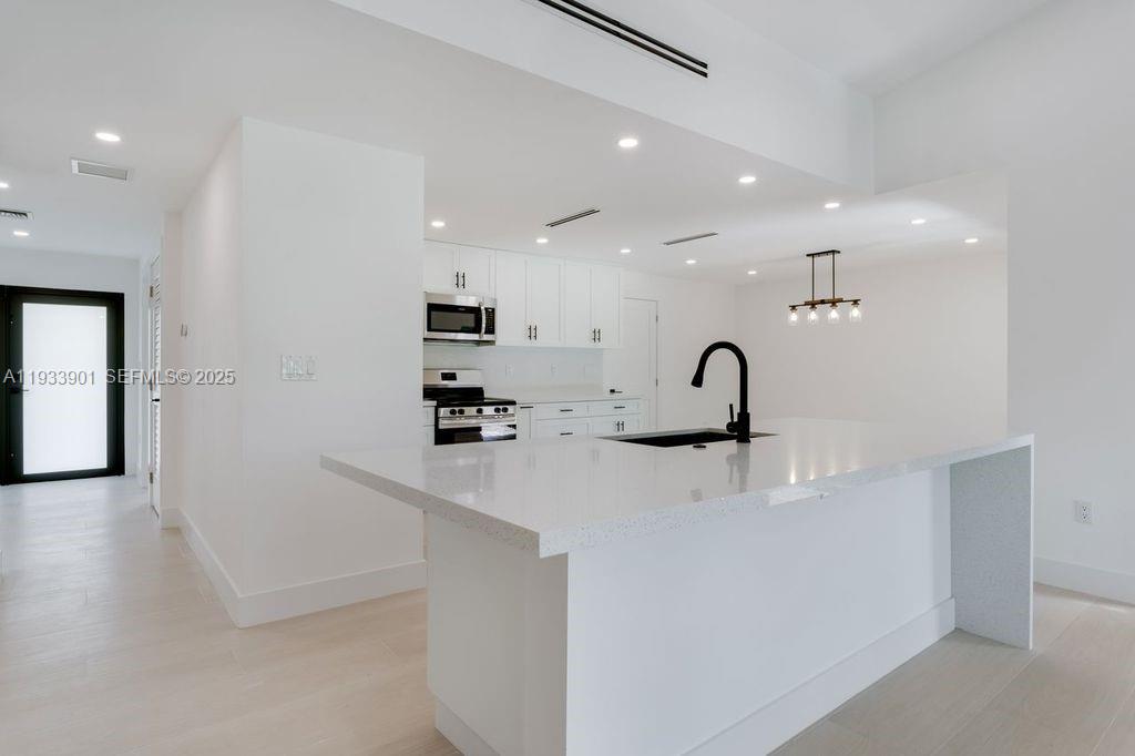 11256 Southwest 90th Lane, Unit 11256 Miami, FL 33176 - Photo 3 of 36