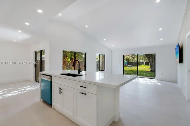 $4,000 | 11256 Southwest 90th Lane, Unit 11256, Miami, FL 33176