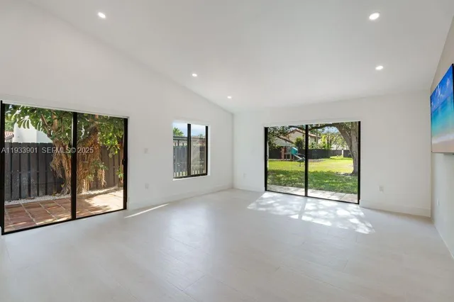 $4,000 | 11256 Southwest 90th Lane, Unit 11256, Miami, FL 33176