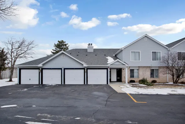 $255,000 | 7010 Brighton Court, Unit 204, Woodridge, IL 60517