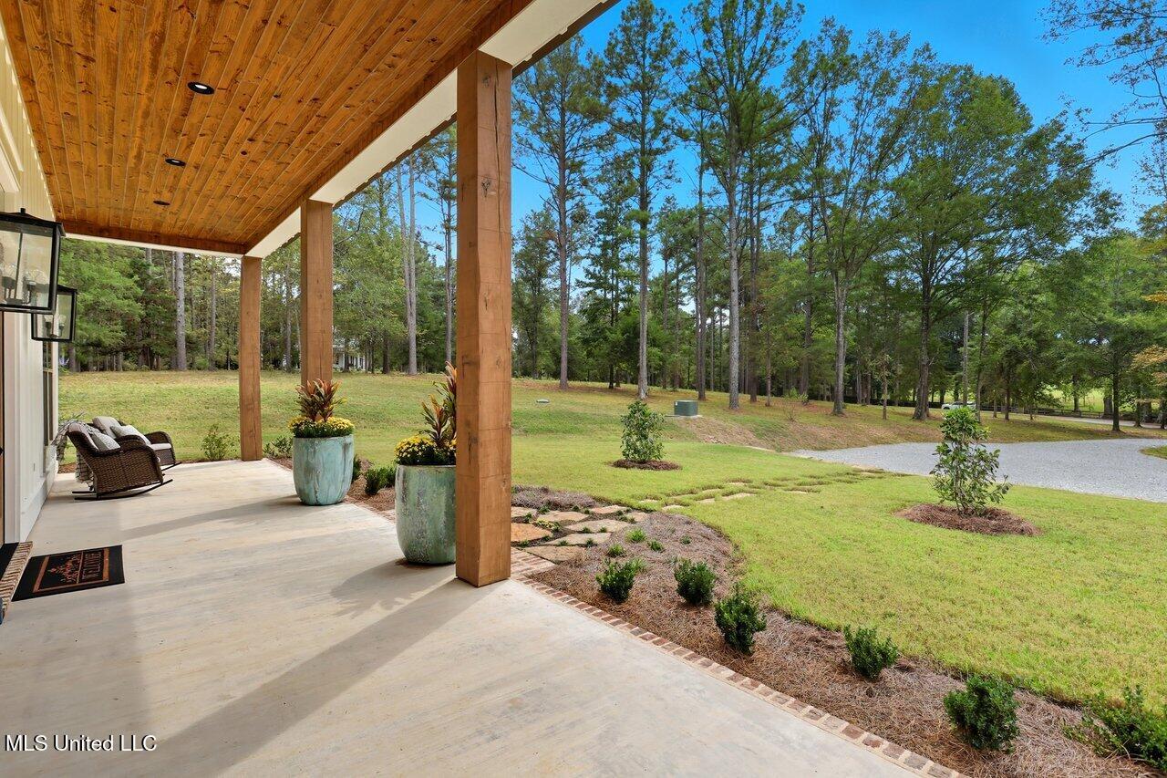 298 Highland Meadow Road Flora, MS 39071 - Photo 8 of 84 298 Highland Meadow Rd Home Tours MS 8