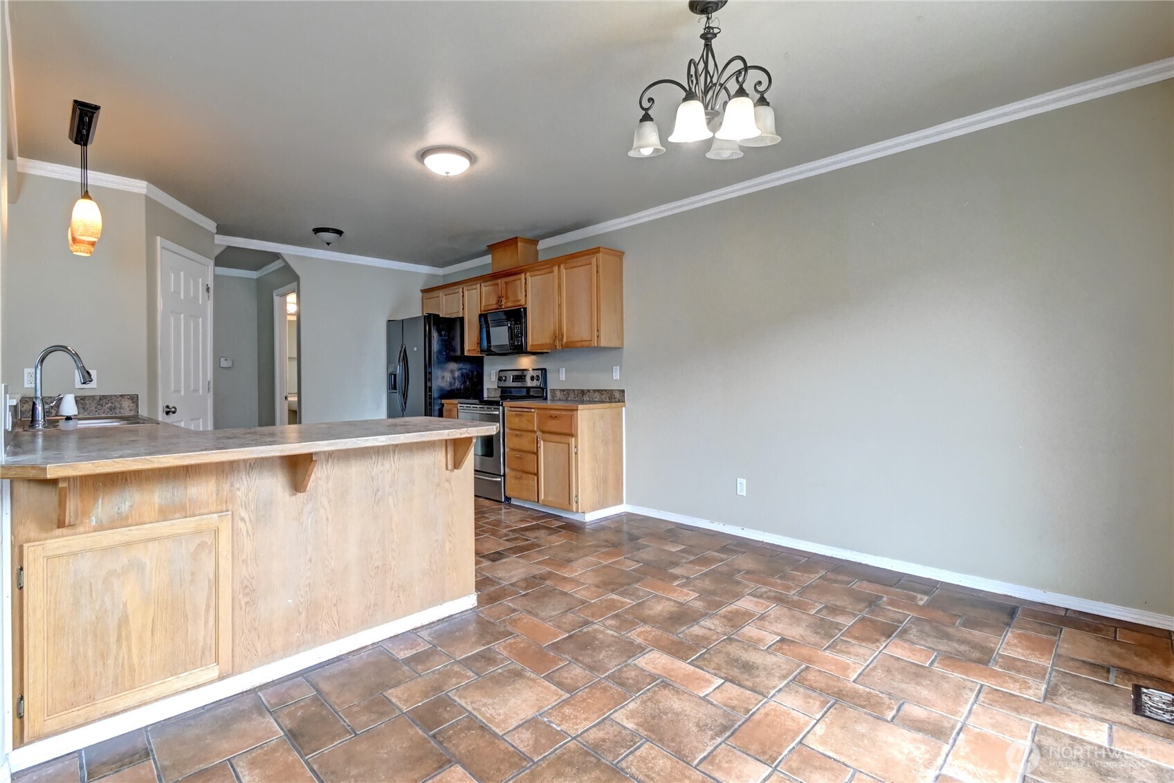 16127 Southeast 256th Place Covington, WA 98042 - Photo 6 of 32