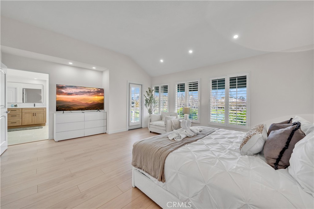 21 Lakefront Irvine, CA 92604 - Photo 16 of 39